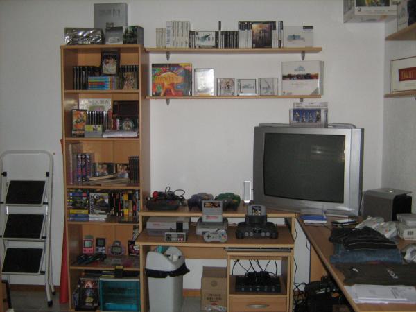 Ct gauche: Collection 3x3 Eyes et Final Fantasy, jeux de consoles Nintendo loose et botes, partie consoles portable et consoles de salon Nintendo.